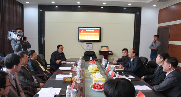 省慈善总会调研组在市慈善总会听取汇报